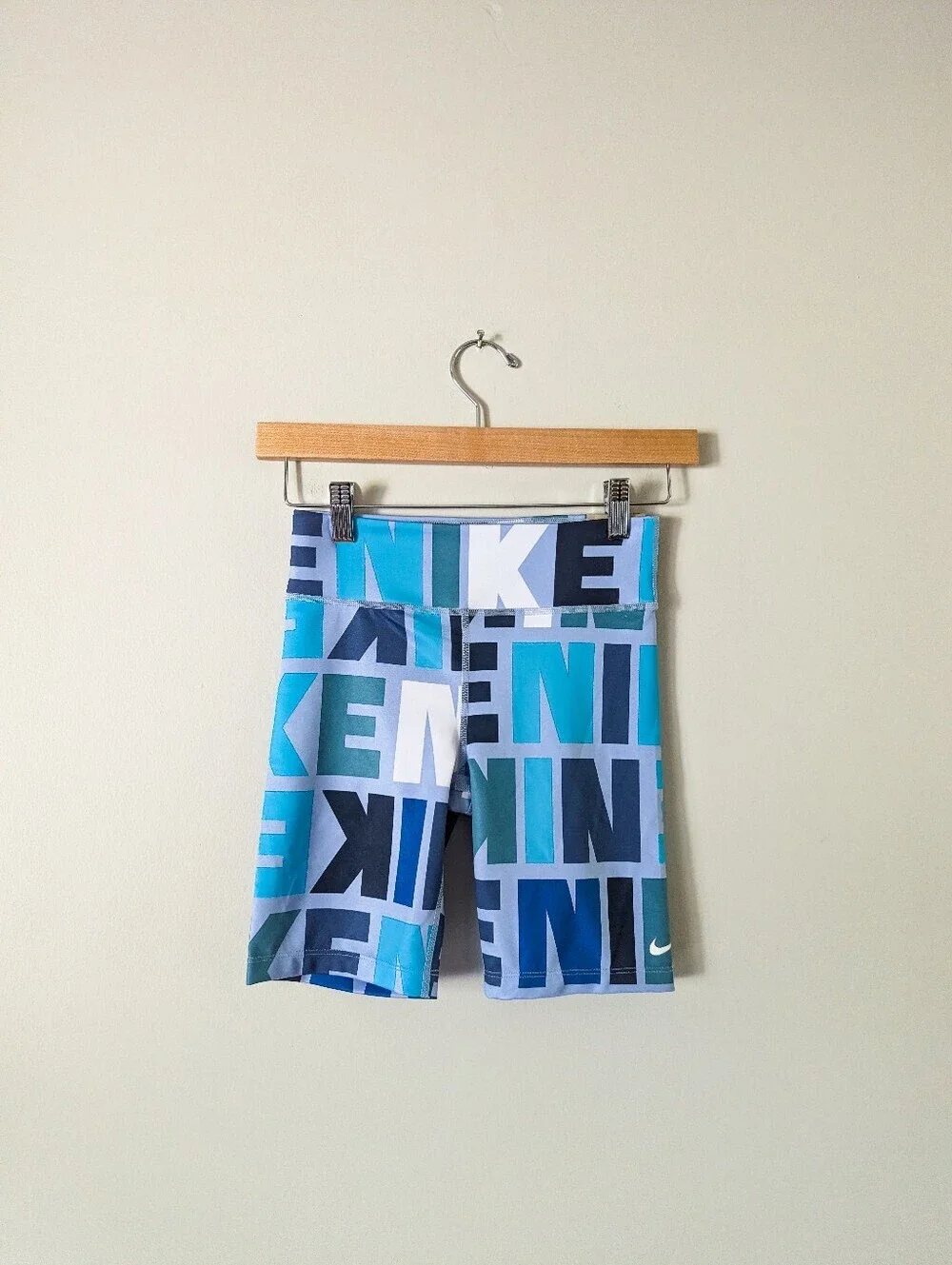 Girls M (10-12) Blue Nike Dri Fit Bike Shorts